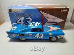 1960 Richard Petty #43 Plymouth Fury 124 NASCAR Toolbox Treasures Die-Cast MIB