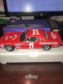 1979 Donnie Allison #1 Hawaiian Tropic 1/24 Monte Carlo Custom NASCAR Die-Cast