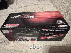 1/24 Action Lionel 2010 #18 Kyle Busch Z Line Pink Kimmy Autographed