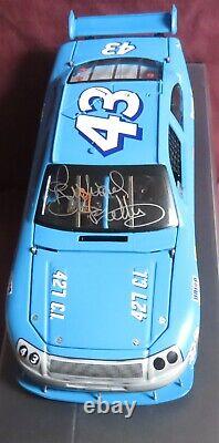 1/24 Elite Richard Petty 100th Win, 69 Torino, #43, 2008 Fusion, Autographed