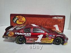 2005 Martin Truex Jr BPS Tracker Boat Red 1/24 Action NASCAR Diecast Autographed