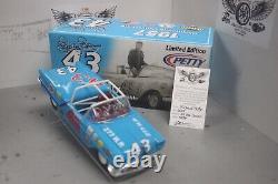 2007 Richard Petty 1957 Olds Convertible 1/24 RC2 NASCAR Diecast Autographed