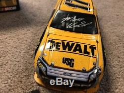 2009 1/24 Matt Kenseth #17 Dewalt Daytona 500 Win Raced Version Autographed