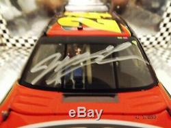 2009 Jeff Gordon Action Autographed Dupont Gatorade Dual Raced Win 124