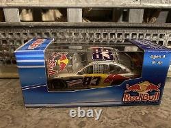 2011 #83 Brian Vickers Red Bull 164 Nascar diecast