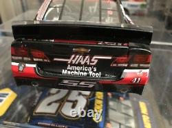 2015 Kurt Busch Haas Automation 1/24 PROTOTYPE Lionel Racing Action Differences