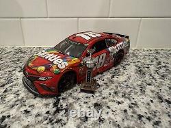 2019 #18 Kyle Busch Skittles Spring Bristol Win 1/24 NASCAR Diecast W Trophy