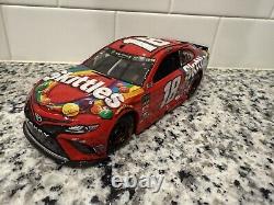 2019 #18 Kyle Busch Skittles Spring Bristol Win 1/24 NASCAR Diecast W Trophy