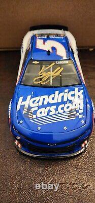 2023 Kyle Larson #5 DUAL Autographed HENDRICKCARS. COM 1/ 24th NASCAR Diecast