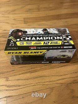 2023 Ryan Blaney #12 Menards Dutch Boy Phoenix Raced Version NASCAR 1/24 Diecast