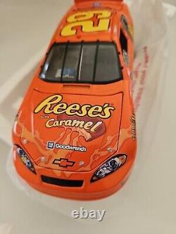 2 Action 124 2006 #29 Kevin Harvick Reese's Caramel Cups Monte Carlo