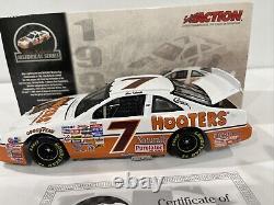 #7 Alan Kulwicki Hooters 1993 Historical NASCAR Classics 1/24