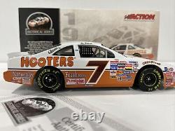 #7 Alan Kulwicki Hooters 1993 Historical NASCAR Classics 1/24