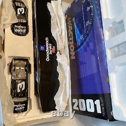 ACTION 1/24 Dale Earnhardt 2001 Oreo 6 wheeler Show Trailer, Crew Cab, Stock car