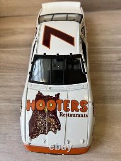 Action Alan Kulwicki #7 Historical Series Hooters 1993 Thunderbird