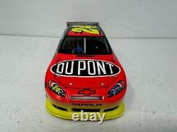 Action Nascar #24 Jeff Gordon DuPont 2011 Impala Flashcoat Color 124 Diecast