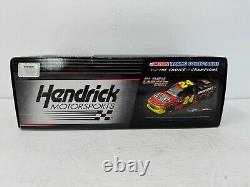 Action Nascar #24 Jeff Gordon DuPont 2011 Impala Flashcoat Color 124 Diecast
