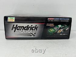 Action Nascar #5 Mark Martin Quaker State Flashcoat Color Impala 124 Diecast