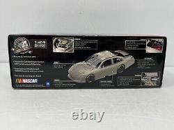 Action Nascar #5 Mark Martin Quaker State Flashcoat Color Impala 124 Diecast