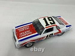 Action Nascar Historical #19 Dale Earnhardt Belden Asphalt 1977 Malibu Diecast