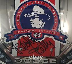 Action Platinum Richard Petty 200th Victory Autographed Edition 124 Diecast Car