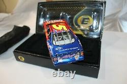 Action RCCA Elite 124 Diecast NASCAR Cheez-It Autographed Box Terry Labonte