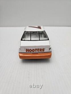 Alan Kulwicki #7 Hooters 1993 1/24 Action Thunderbird P/N 103799 1 Of 6,010