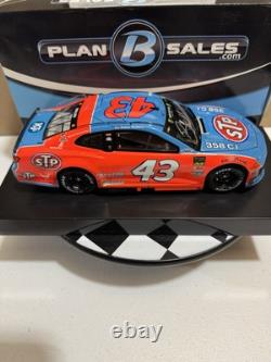 Autographed Darrell Bubba Wallace Jr. #43 STP Darlington Race 2018 1/24 Diecast