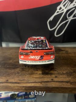 Autographed Kyle Larson # 5 HMS 2022 Valvoline Homestead RWV Action 1/24 Camaro