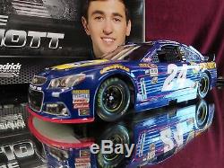 Chase Elliott 2016 Napa Car 1/24 Scale Action Nascar Diecast Rookie Car