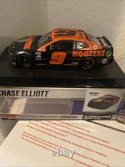 Chase Elliott 2021 Hooters 1/24 Action Nascar Diecast X3