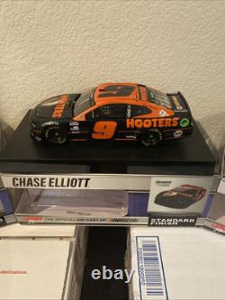 Chase Elliott 2021 Hooters 1/24 Action Nascar Diecast X3