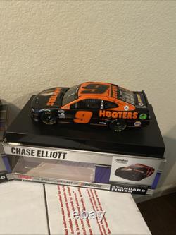Chase Elliott 2021 Hooters 1/24 Action Nascar Diecast X3