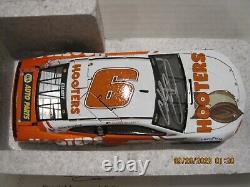 Chase Elliott #9 2018 Hooters Autographed 1/24