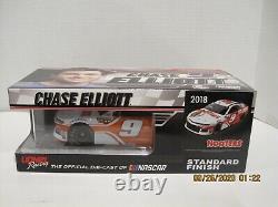 Chase Elliott #9 2018 Hooters Autographed 1/24