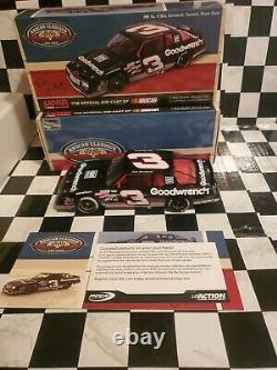 Dale Earnhardt Sr. 1989 Goodwrench Wilkesboro Winner Raced Version 1/24 Action