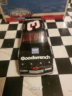 Dale Earnhardt Sr. 1989 Goodwrench Wilkesboro Winner Raced Version 1/24 Action