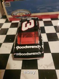 Dale Earnhardt Sr. 1989 Goodwrench Wilkesboro Winner Raced Version 1/24 Action