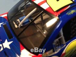 Jeff Gordon #24 2010 Action 1/24 NASCAR Diecast Honoring Our Soldiers Issue