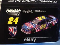 Jeff Gordon #24 2010 Action 1/24 NASCAR Diecast Honoring Our Soldiers Issue