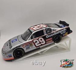 Kevin Harvick #29 2001/2002 NASCAR 124 Diecast Car Lot