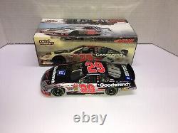 Kevin Harvick #29 Gm Goodwrench / Victory Burn-out 2003 Monte Carlo 1/24