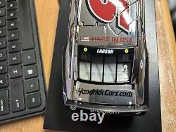 Kyle Larson Autographed Number #01 /72 Color Chrome 2021 Cincinnati 1/24 Action
