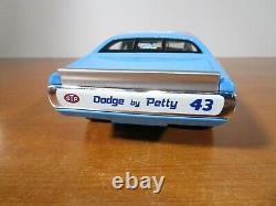 Lionel 1/24 Action Richard Petty #43 Stp 1974 Dodge Charger Hall Of Fame Car