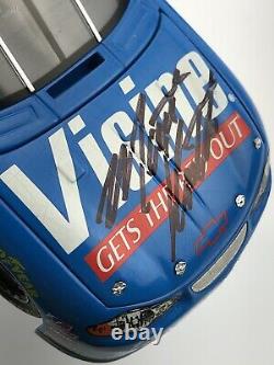 Matt Kenseth #17 Visine 2001 124 Team Caliber Owners Series AUTOGRAPHED SIGNED