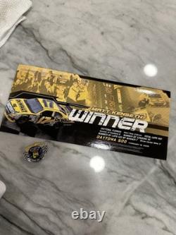 Matt Kenseth 2009 AUTOGRAPHED Daytona 500 Raced Win Nascar 1/24 Diecast DeWalt
