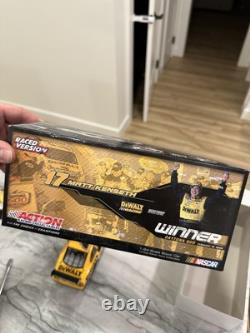 Matt Kenseth 2009 AUTOGRAPHED Daytona 500 Raced Win Nascar 1/24 Diecast DeWalt