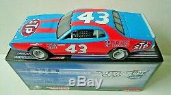 New 1974 Richard Petty NASCAR Inaugural Class Hall Of Honor 1/24 Diecast Car