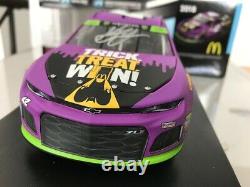 RARE AUTOGRAPHED #42 KYLE LARSON HALLOWEEN / McDonalds 1 of oNLY 96 DIN#049