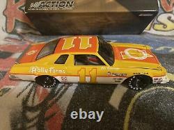 (RARE) CALE YARBOROUGH #11 HOLLY FARMS AUTOGRAPHED ELITE Action Diecast 1/24